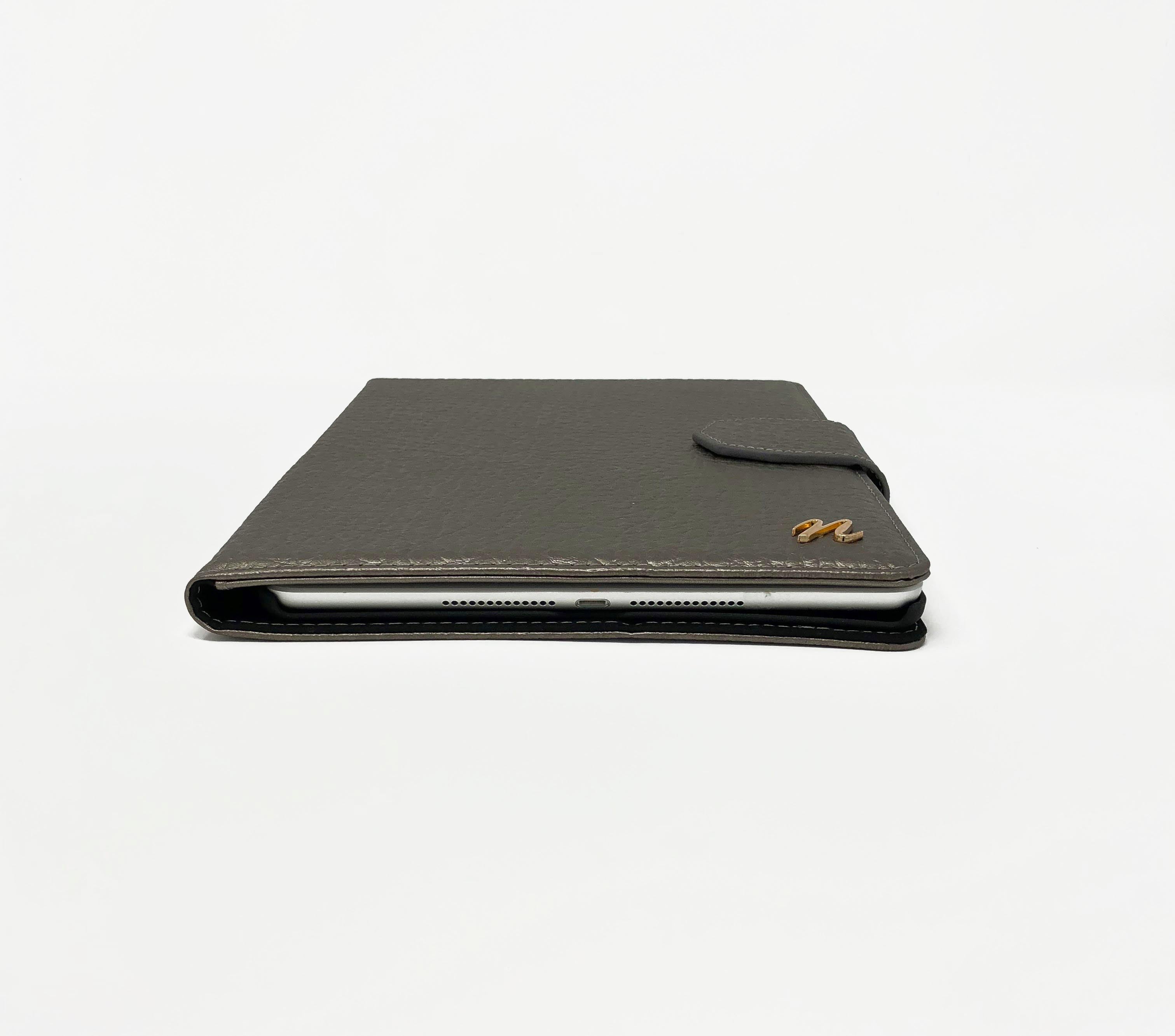 Qi Series Tablet Sleeve (Grayie-CC) Soldout